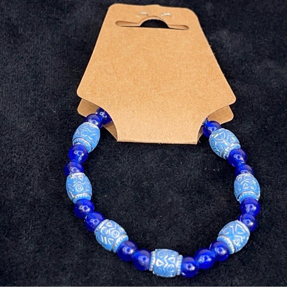 Blue Beaded Bracelet 7” Light Blue Dark Blue Tribal Design Boho - Picture 6 of 6